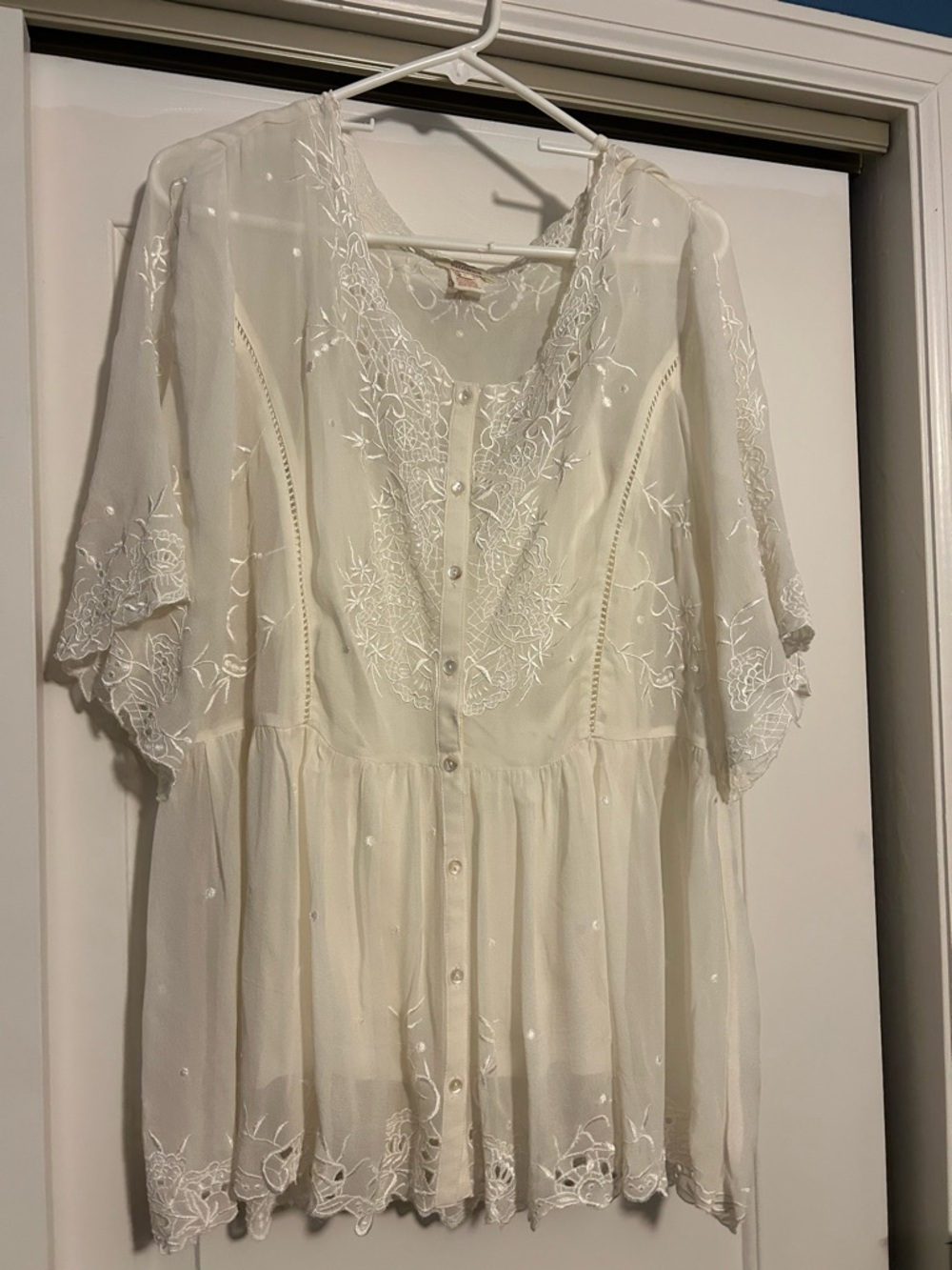 Sundance Cream Embroidered Button-Front Peasant Blouse